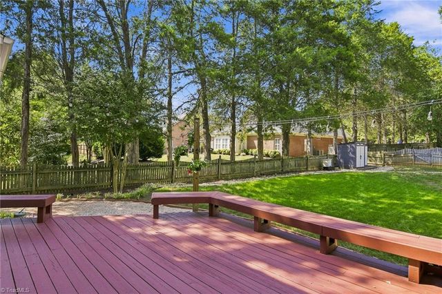 4025 Huntscroft Lane, Winston-salem, NC 27106