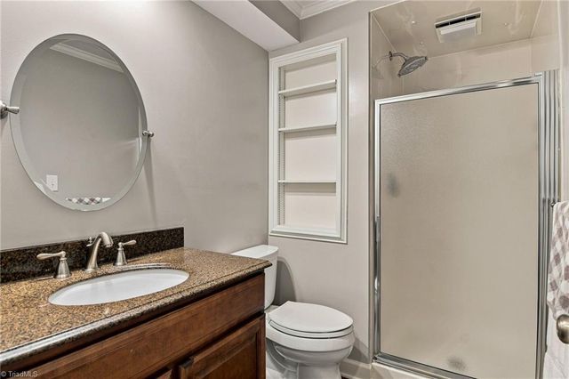 4025 Huntscroft Lane, Winston-salem, NC 27106