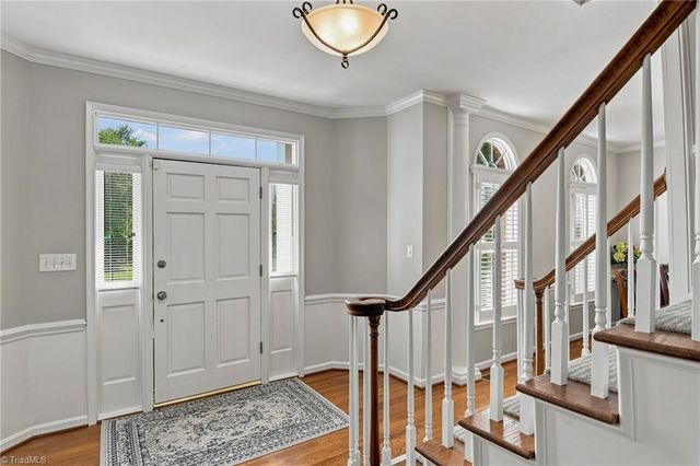 4025 Huntscroft Lane, Winston-salem, NC 27106