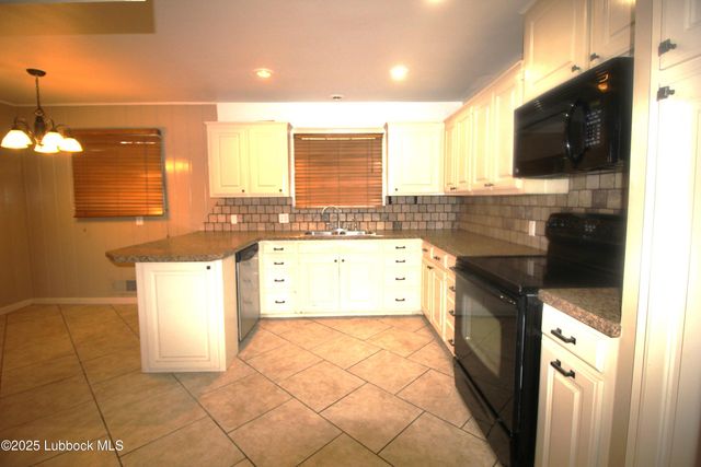 3707 38th Street, Lubbock, TX 79413