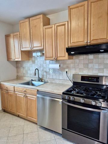 1241 Beaconsfield Street, Grosse Pointe Park, MI 48230