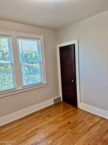 1241 Beaconsfield Street, Grosse Pointe Park, MI 48230