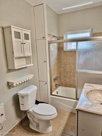 1241 Beaconsfield Street, Grosse Pointe Park, MI 48230