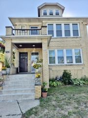 1241 Beaconsfield Street, Grosse Pointe Park, MI 48230
