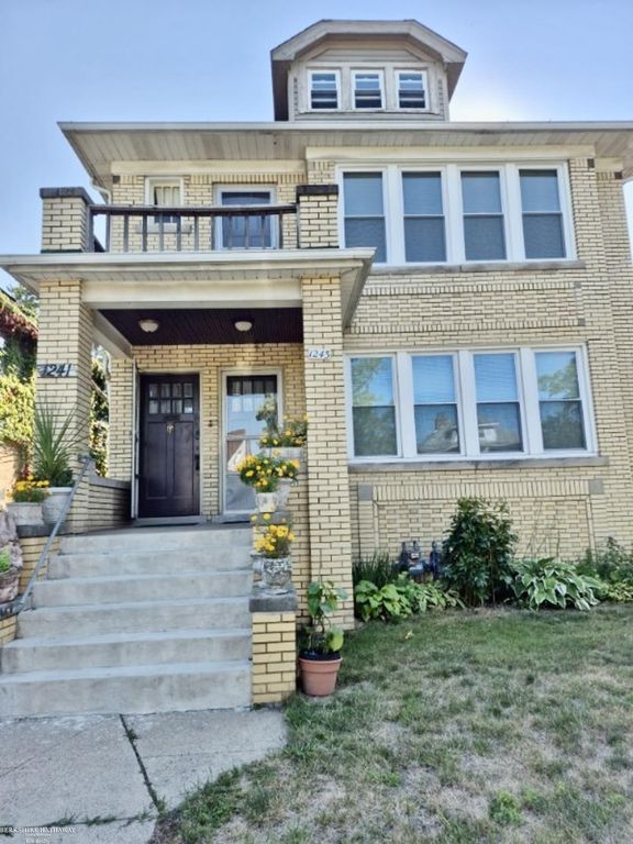 1241 Beaconsfield Street, Grosse Pointe Park, MI 48230