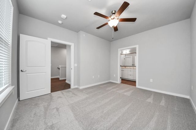 2002 Spring Stuebner 201, Spring, TX 77389
