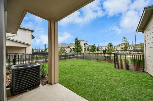 2002 Spring Stuebner 201, Spring, TX 77389