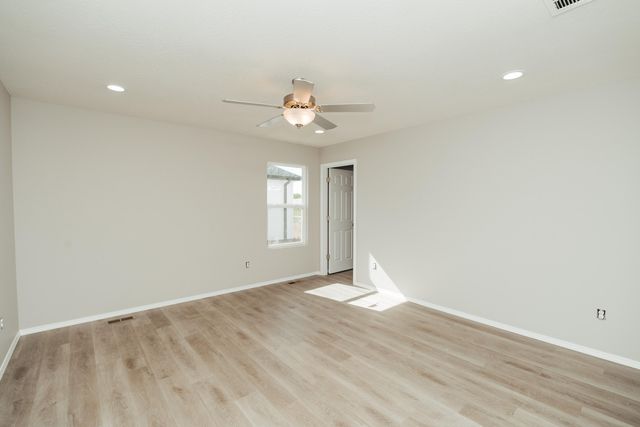 1371 E Macon Street, Republic, MO 65738