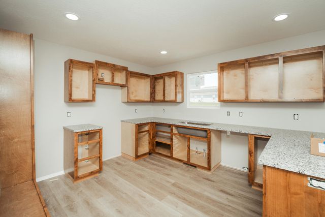1371 E Macon Street, Republic, MO 65738