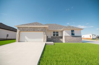 1371 E Macon Street, Republic, MO 65738