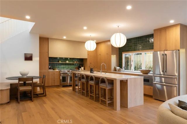 288 E Bay Street, Costa Mesa, CA 92627