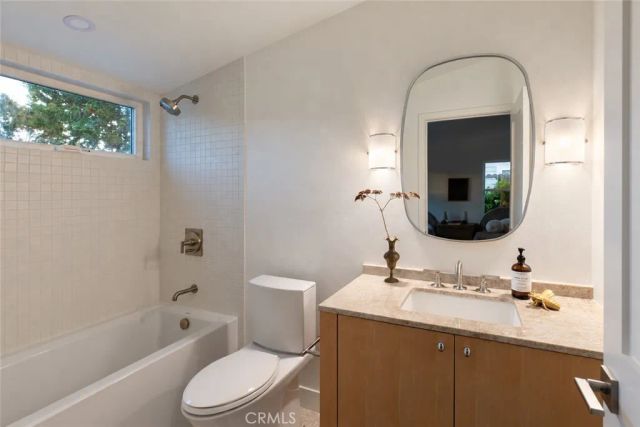 288 E Bay Street, Costa Mesa, CA 92627