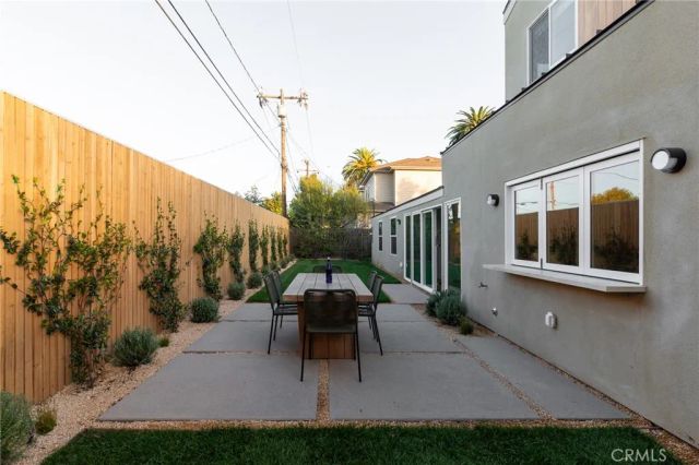 288 E Bay Street, Costa Mesa, CA 92627