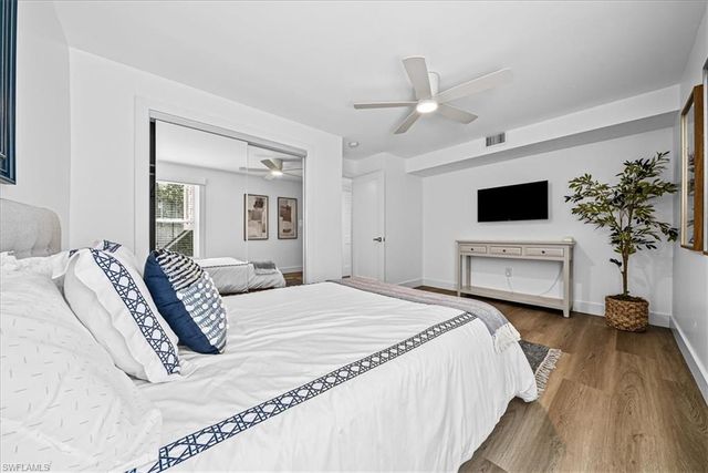 1910 Gulf Shore BLVD N # 107, Naples, FL 34102