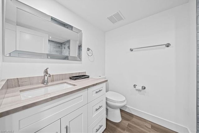 1910 Gulf Shore BLVD N # 107, Naples, FL 34102