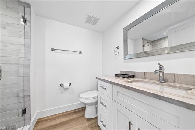 1910 Gulf Shore BLVD N # 107, Naples, FL 34102