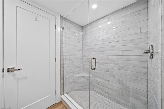 1910 Gulf Shore BLVD N # 107, Naples, FL 34102