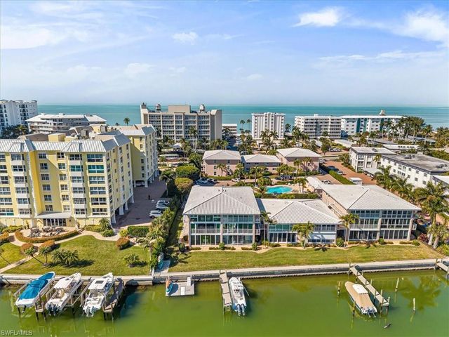 1910 Gulf Shore BLVD N # 107, Naples, FL 34102