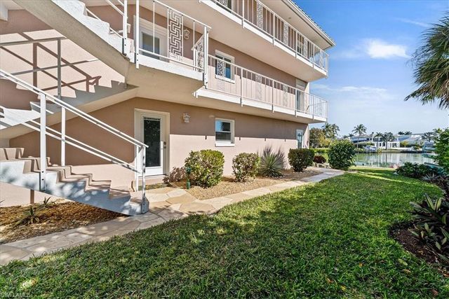 1910 Gulf Shore BLVD N # 107, Naples, FL 34102