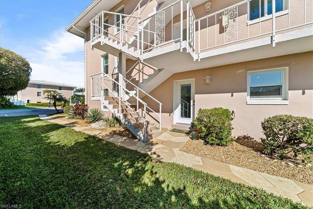 1910 Gulf Shore BLVD N # 107, Naples, FL 34102