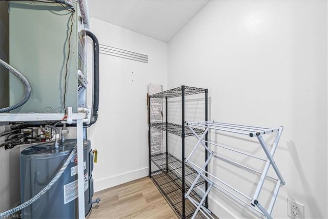 1910 Gulf Shore BLVD N # 107, Naples, FL 34102