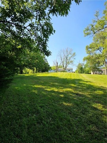 30720 W 83rd Street, De Soto, KS 66018