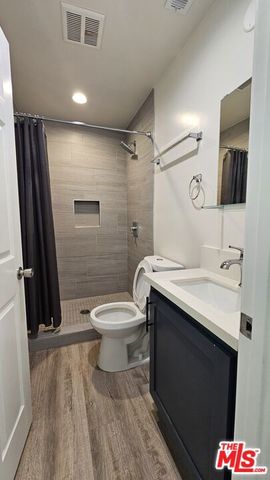 1320 W 37th Street A, Los Angeles, CA 90007