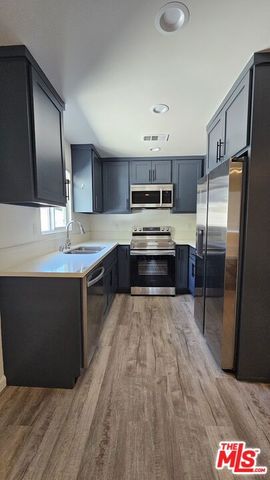 1320 W 37th Street A, Los Angeles, CA 90007