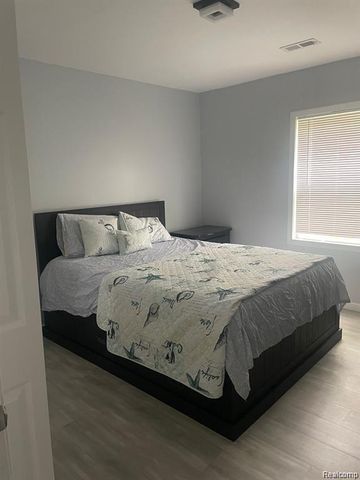 27865 Brettonwoods Street, Madison Heights, MI 48071