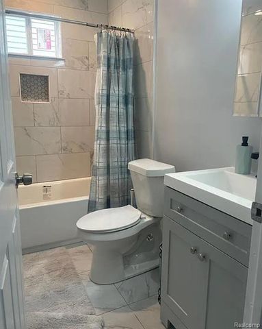 27865 Brettonwoods Street, Madison Heights, MI 48071