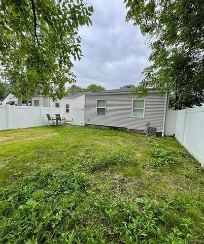27865 Brettonwoods Street, Madison Heights, MI 48071