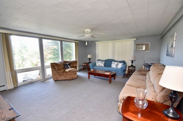 2 Elm Rd, Hardyston Twp., NJ 07419