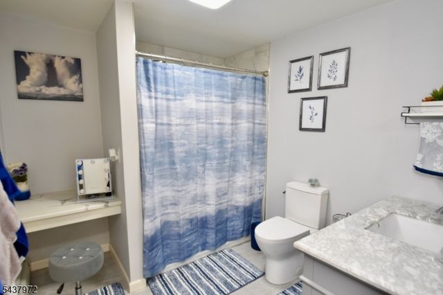 2 Elm Rd, Hardyston Twp., NJ 07419