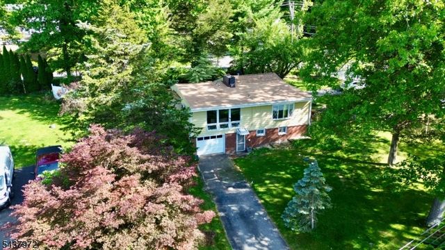 2 Elm Rd, Hardyston Twp., NJ 07419