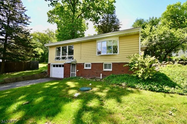 2 Elm Rd, Hardyston Twp., NJ 07419