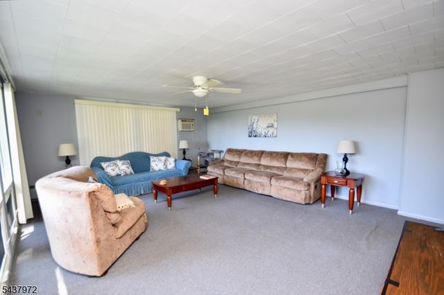 2 Elm Rd, Hardyston Twp., NJ 07419