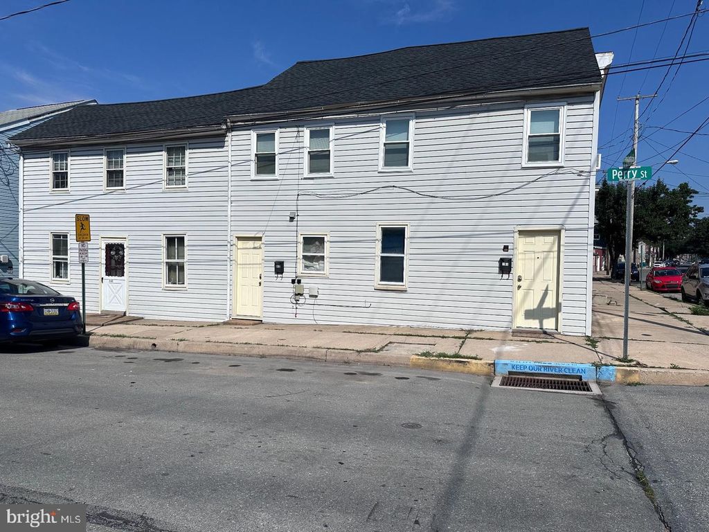 226 S THIRD ST S, Columbia, PA 17512