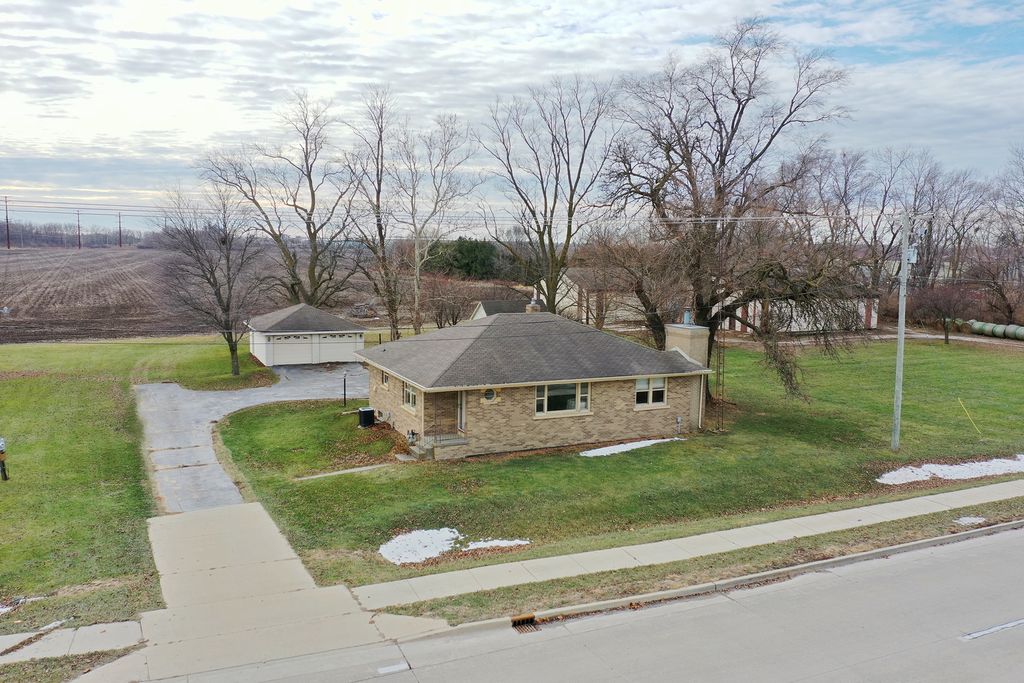 Image 11 of property listing at 1296 E Bourbonnais Parkway, Bourbonnais, IL 60914