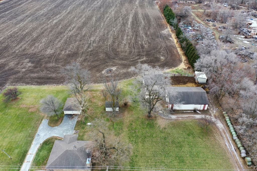 Image 12 of property listing at 1296 E Bourbonnais Parkway, Bourbonnais, IL 60914