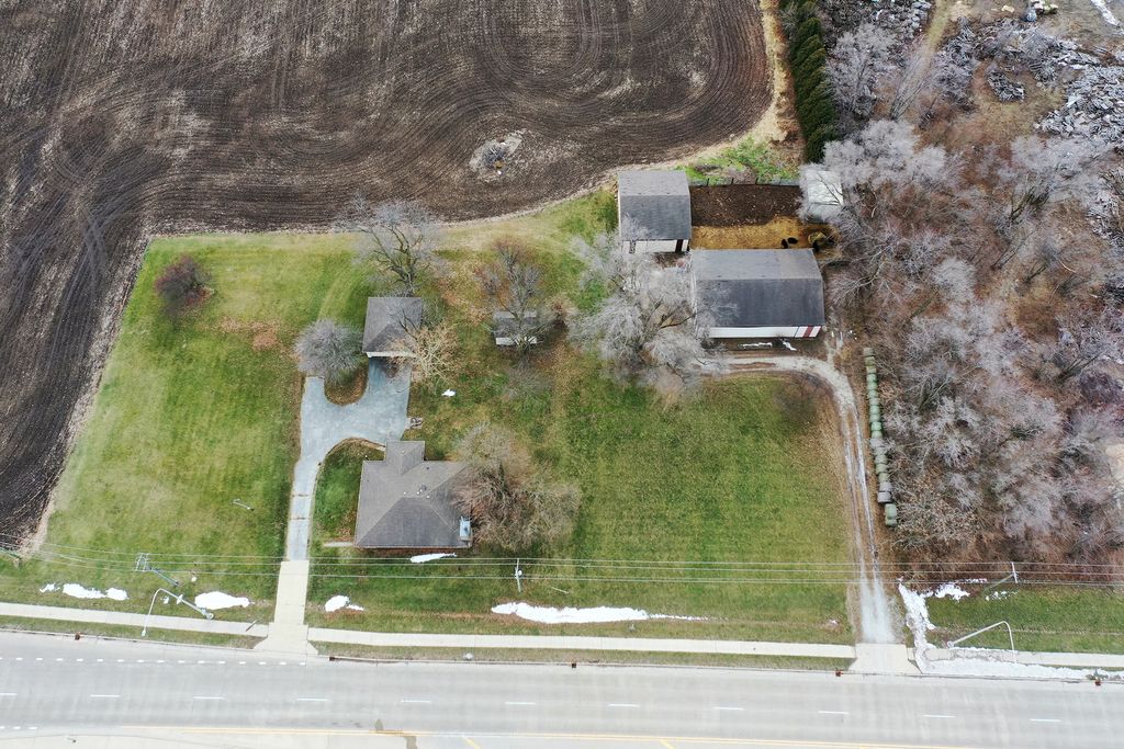Image 13 of property listing at 1296 E Bourbonnais Parkway, Bourbonnais, IL 60914