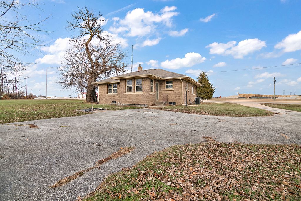 Image 20 of property listing at 1296 E Bourbonnais Parkway, Bourbonnais, IL 60914