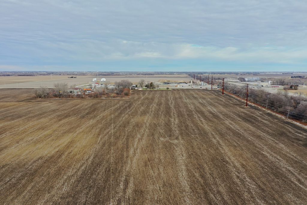 Image 10 of property listing at 1296 E Bourbonnais Parkway, Bourbonnais, IL 60914