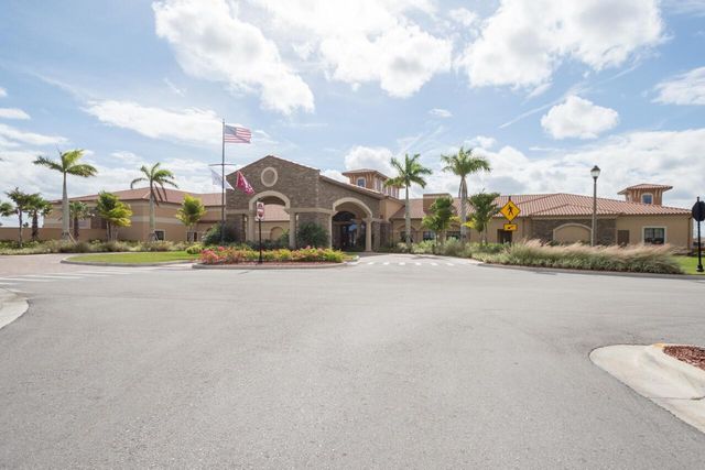9792 SW Trumpet Tree Circle, Port St. Lucie, FL 34987