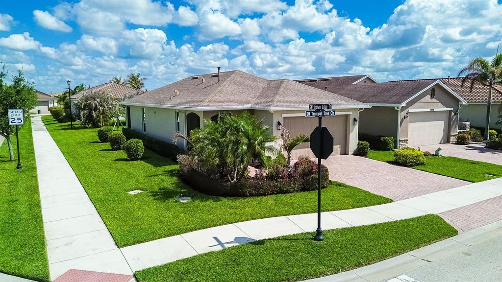 9792 SW Trumpet Tree Circle, Port St. Lucie, FL 34987