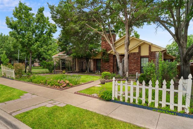 332 Bryant Lane, Cedar Hill, TX 75104