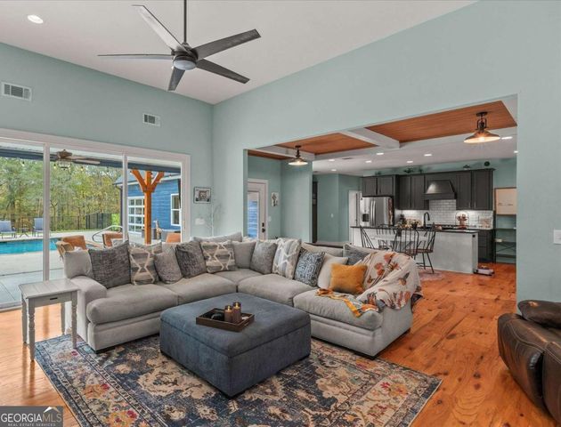 1233 Whooping Creek Road, Carrollton, GA 30116