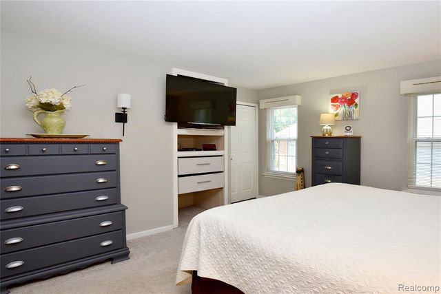 1635 Huntington Park A, Rochester Hills, MI 48309