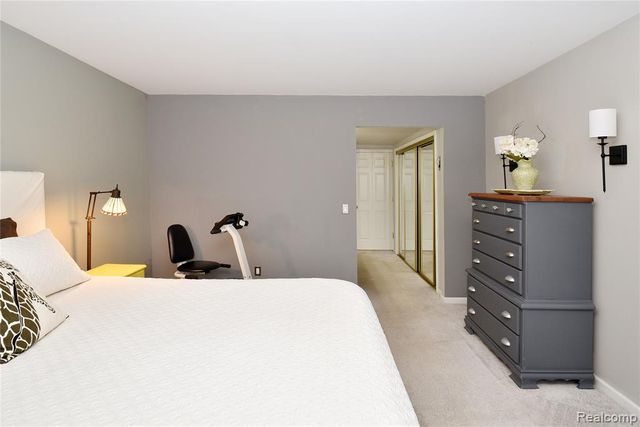 1635 Huntington Park A, Rochester Hills, MI 48309