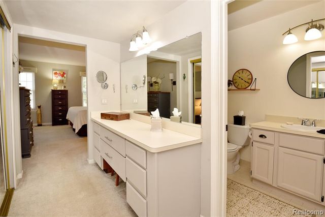 1635 Huntington Park A, Rochester Hills, MI 48309