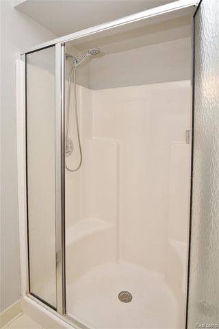 1635 Huntington Park A, Rochester Hills, MI 48309